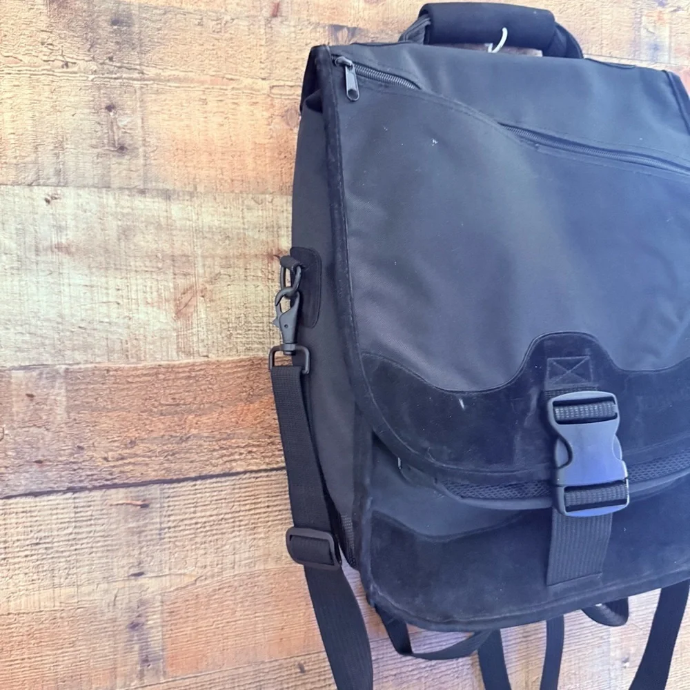 Kensington Black Stylish Convertible Backpack Messenger Saddle Bag
